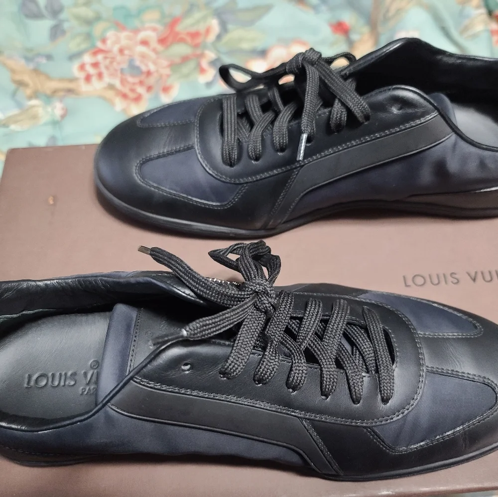 Men's all black Louis Vuitton Sneakers - Picture 9 of 10